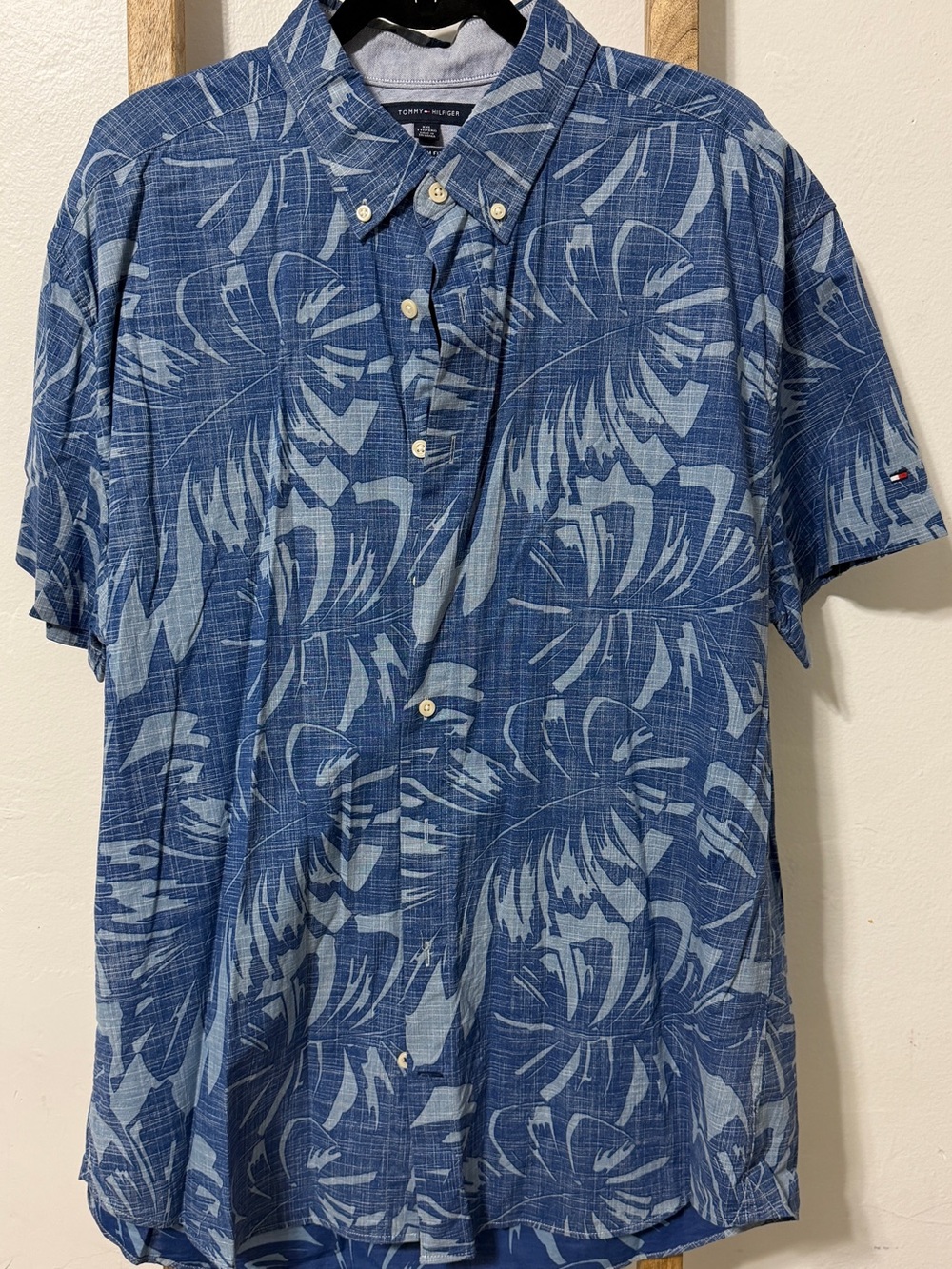Tommy Hilfiger Blue Floral Short-Sleeve Button-Down Shirt